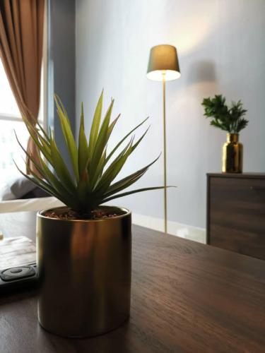 Artificial Plant makes the environment GREENNNNN