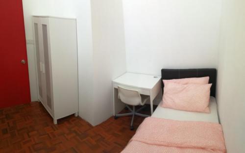 Single Room at Subang 2 Terrace House 