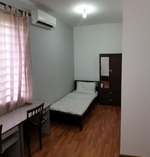 Shared Medium room