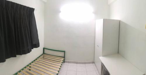 Fully furnished Pelangi Damansara Small Room